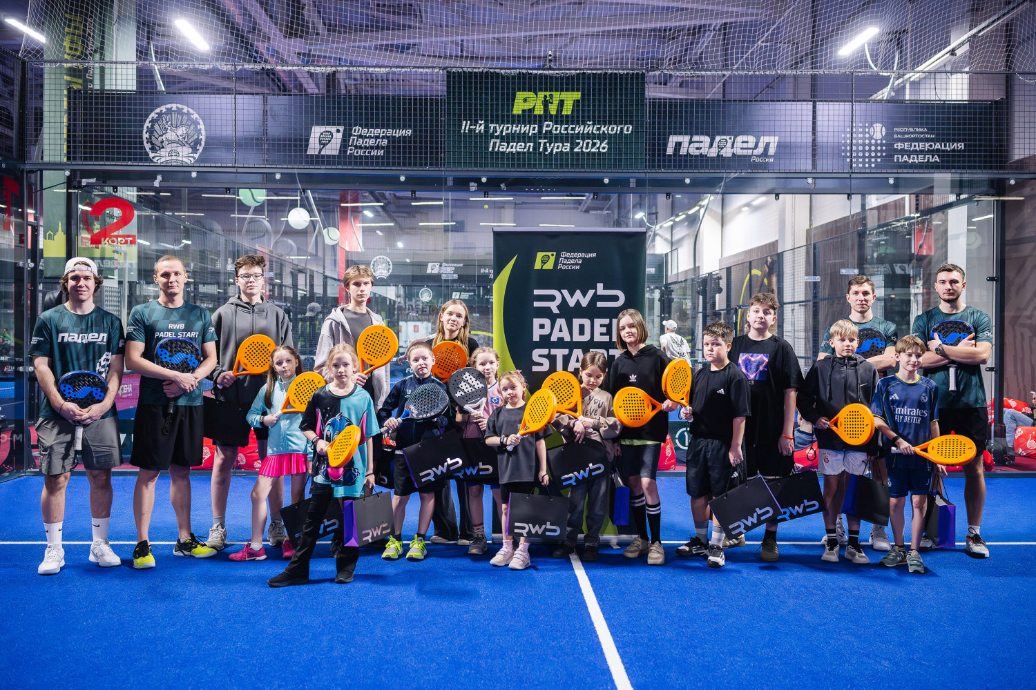 Попасть в падел